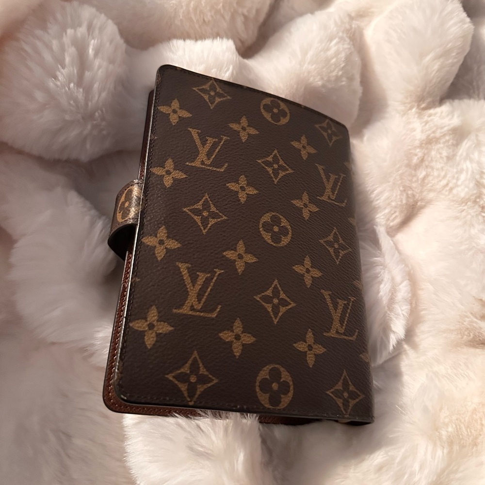 Louis Vuitton Monogram medium ring agenda